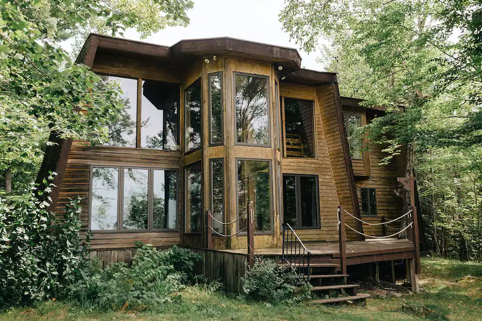 Michigan elopement airbnbs point of the point